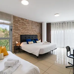 Fira Gran Via 2 - Private In A Shared - Privadas En Compartido Kemping L’Hospitalet de Llobregat